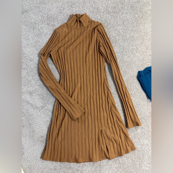 Reformation Libra knit dress M NWOT - Picture 2 of 5